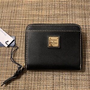 D&B Zip Around wallet